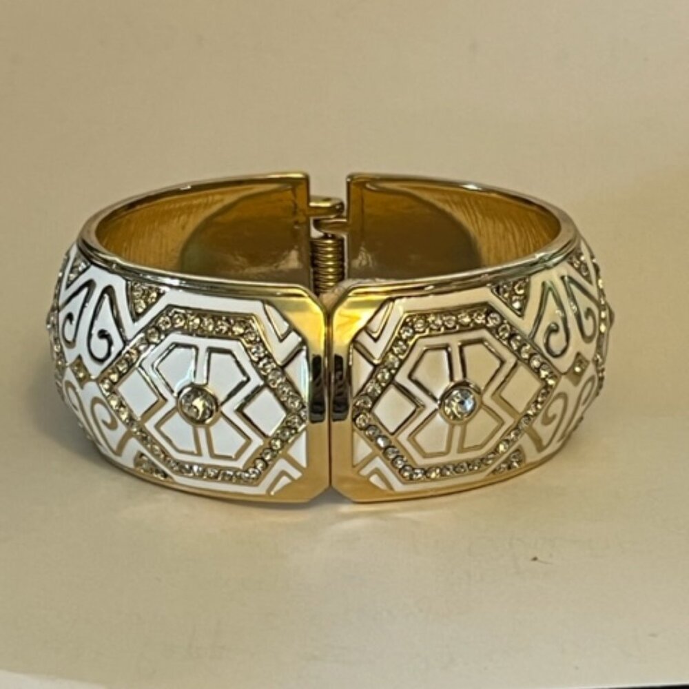 Banana Republic White enamel Rhinestone bangle bracelet * READ*